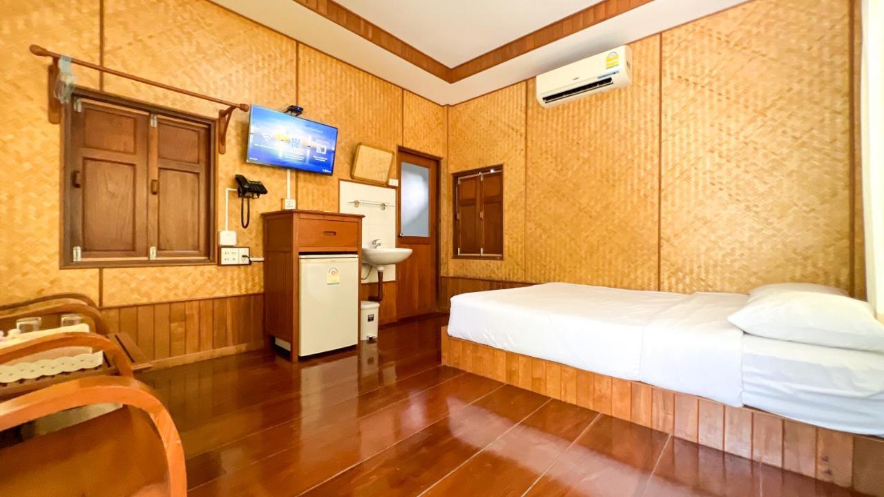 Baan Siriporn Resort Samut Songkhram Buitenkant foto
