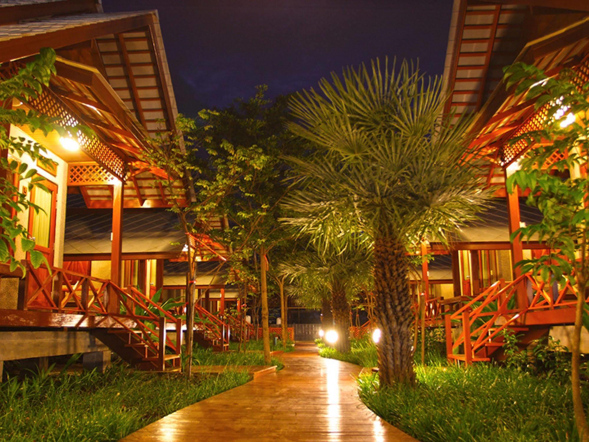 Baan Siriporn Resort Samut Songkhram Buitenkant foto