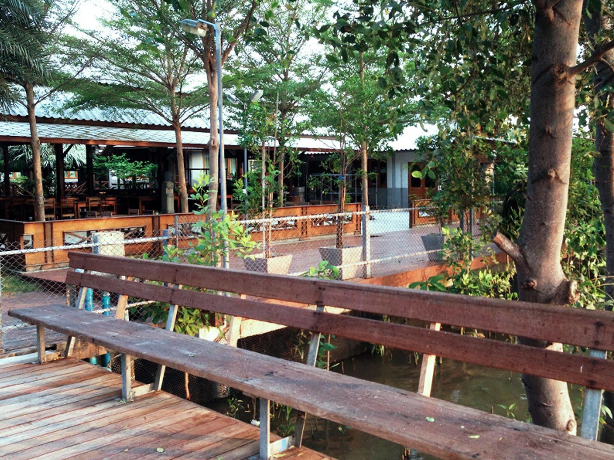Baan Siriporn Resort Samut Songkhram Buitenkant foto