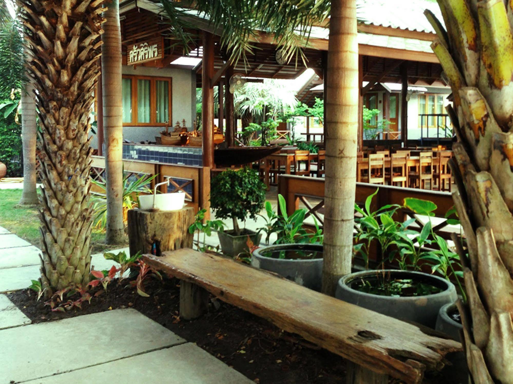Baan Siriporn Resort Samut Songkhram Buitenkant foto