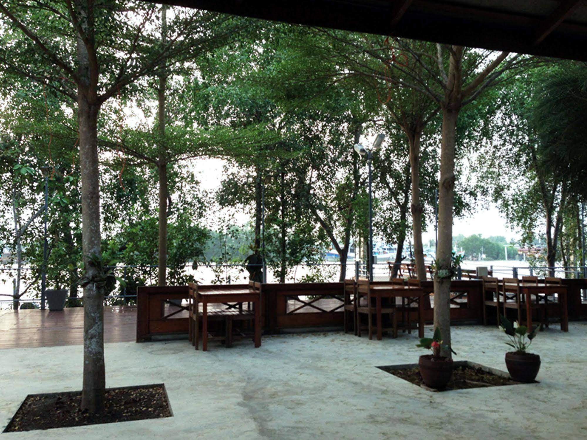 Baan Siriporn Resort Samut Songkhram Buitenkant foto
