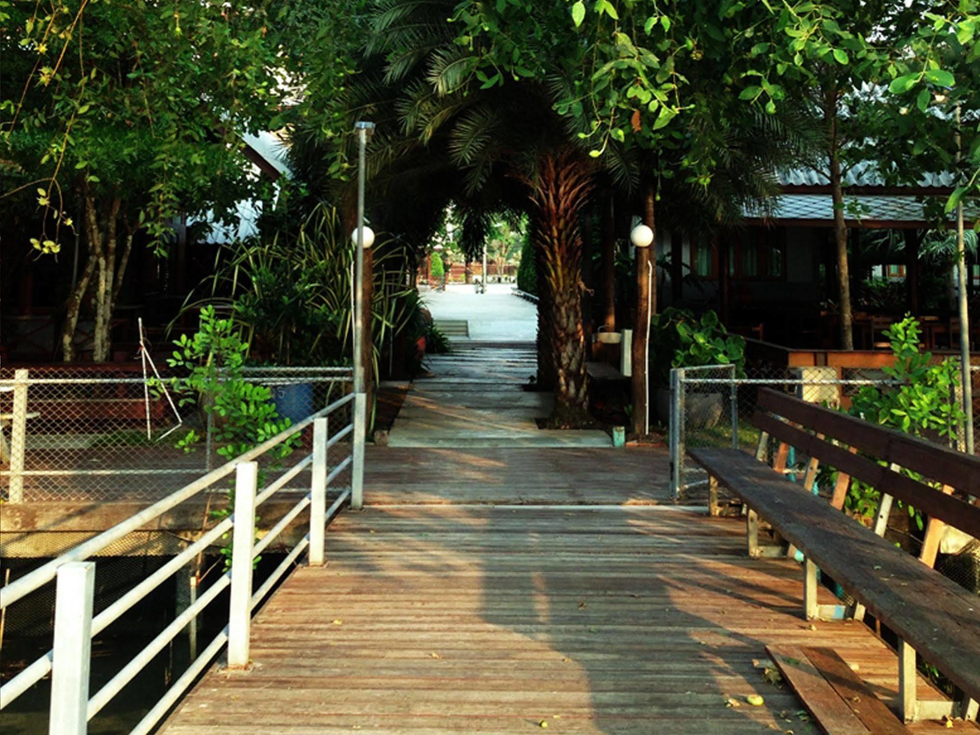 Baan Siriporn Resort Samut Songkhram Buitenkant foto