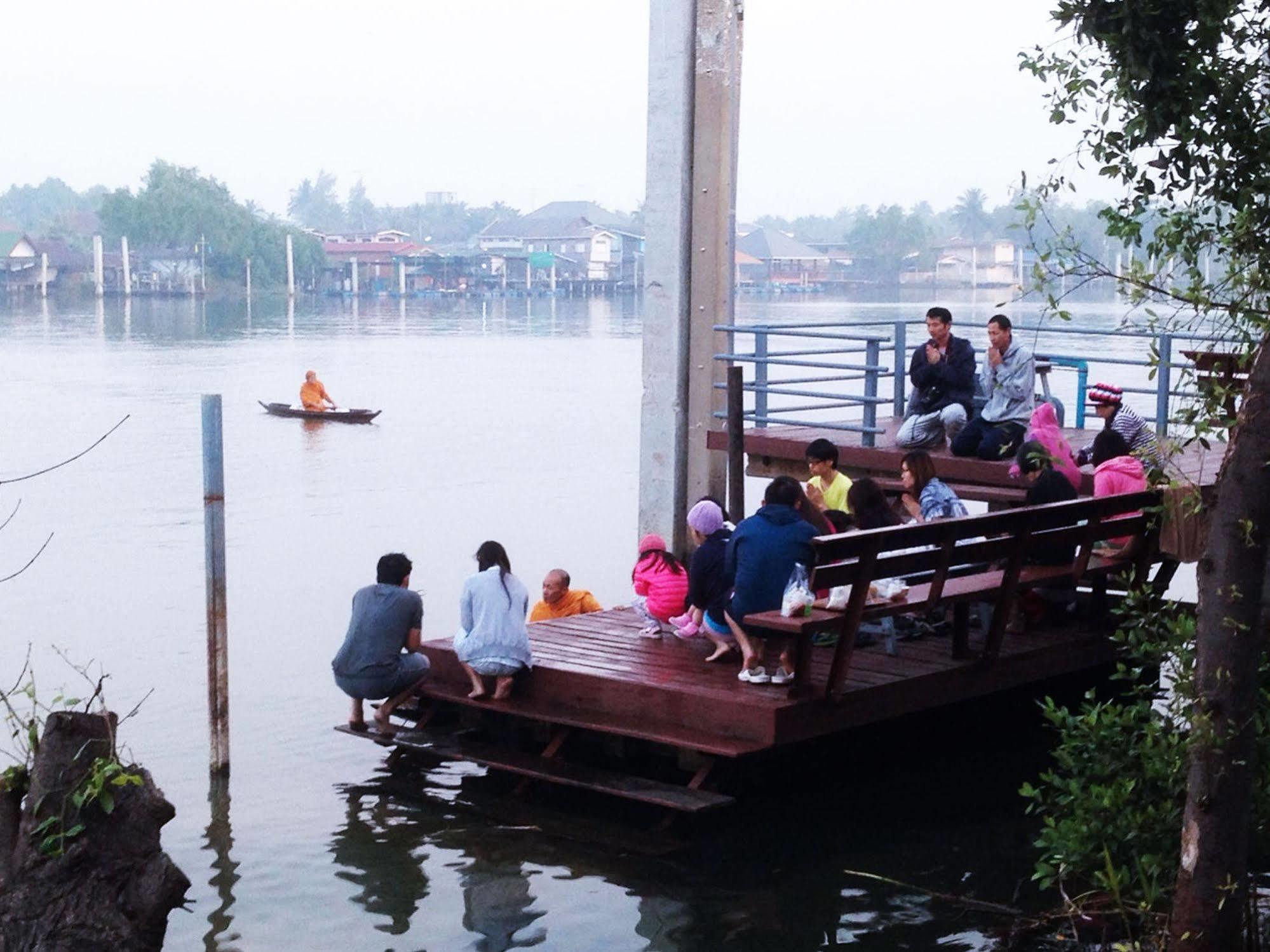 Baan Siriporn Resort Samut Songkhram Buitenkant foto