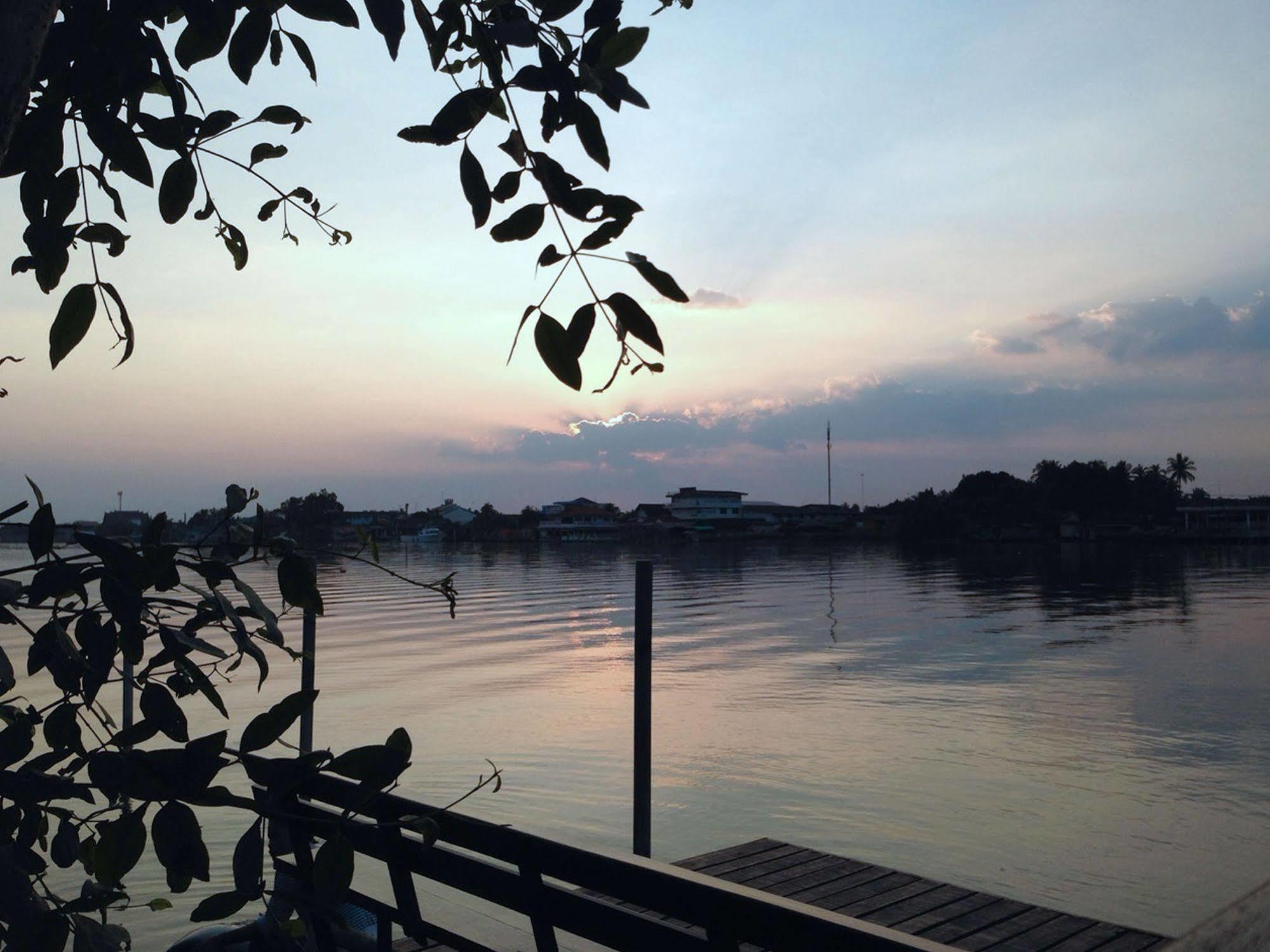 Baan Siriporn Resort Samut Songkhram Buitenkant foto