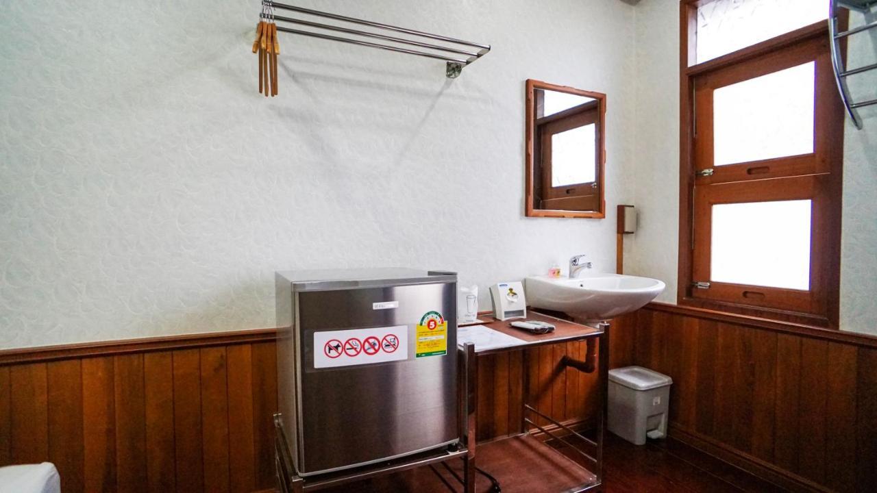 Baan Siriporn Resort Samut Songkhram Kamer foto